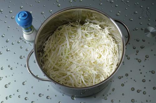 Капуста, как в столовой рецепт. Как приготовить салат из капусты, как в столовой — простой рецепт классического салата из свежей капусты и моркови с пошаговыми фото