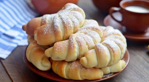 Рогалики Очень вкусные мягкие рассыпчатые на маргарине. Рецепт рогаликов с повидлом на молоке