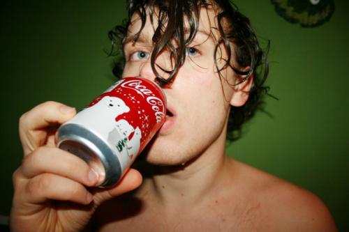 Можно ли поливать цветы кока колой. 16 альтернативных способов использования кока-колы