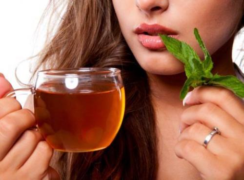 Горячие напитки при боли в горле. Напитки в ассортименте