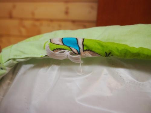 Как сшить простынь на резинке на детскую кроватку. Простынь на резинке в детскую кроватку своими руками