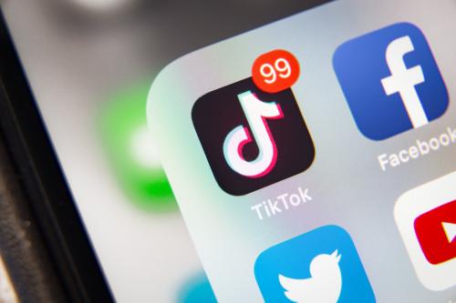 Что такое TikTok-боты и как они могут помочь мне стать вирусным. Как контент становится вирусным в TikTok