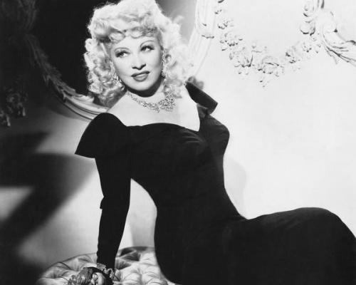 Как изменялись стандарты идеальной фигуры в разных эпохах. Как менялось идеальное тело за последние 100 лет