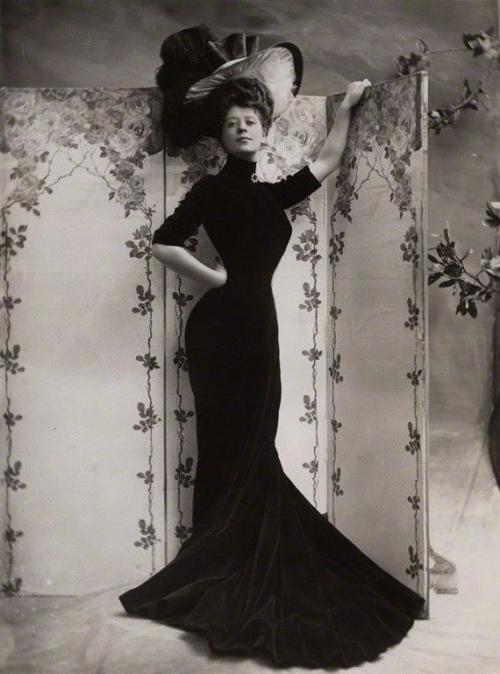 Какие изменения произошли в эталонах женской фигуры за последние десятилетия. Как менялось идеальное тело за последние 100 лет