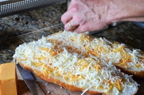 Чесночный хлеб с сыром. 05