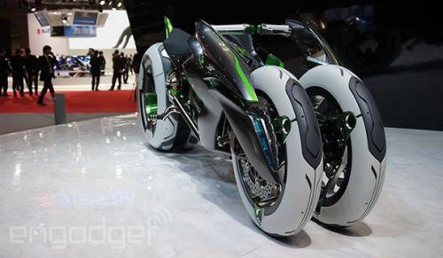 Компания Kawasaki трехколесную концепцию трансформирующего электротранспорта представила. 02 Компания Kawasaki трехколесную концепцию трансформирующего электротранспорта представила. 02
