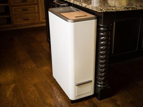 Новое домашнее устройство остатки пищи в удобрение переработает. 02