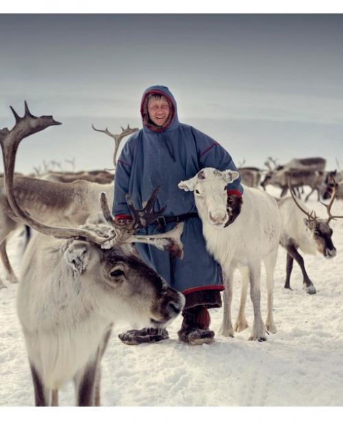 Непростые будни семьи оленеводов Ямала в очень искренних и самобытных кадрах фотографа Елены Шумиловой. 05
