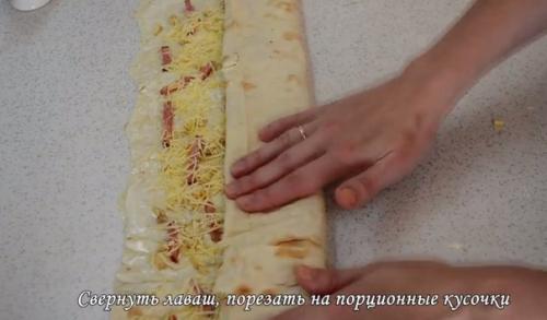 Жареный лаваш с колбасой и сыром. 06