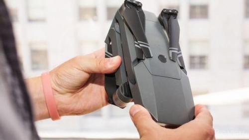 Компания DJI компактный складной дрон Mavic Pro представила. 03