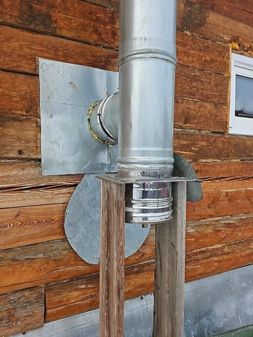 У меня с печкой какая-то вечная война, и после каждой протопки это происходит снова. 01