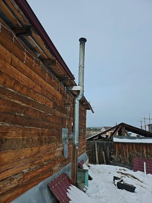 У меня с печкой какая-то вечная война, и после каждой протопки это происходит снова. 02