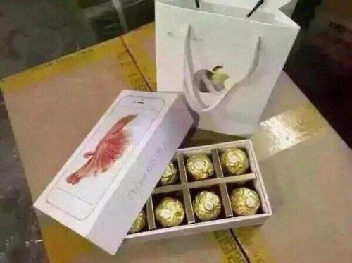 Многие девушки сейчас бы обиделись на стадии коробки. 01