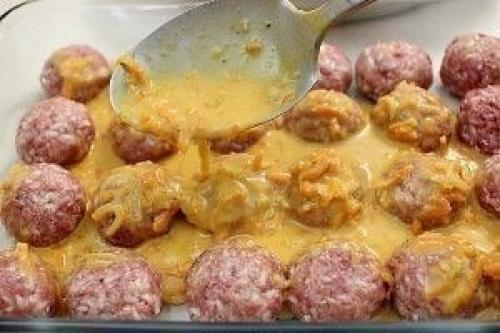 Тефтели с рисом и сливочной подливкой в духовке. 01 Тефтели с рисом и сливочной подливкой в духовке. 01