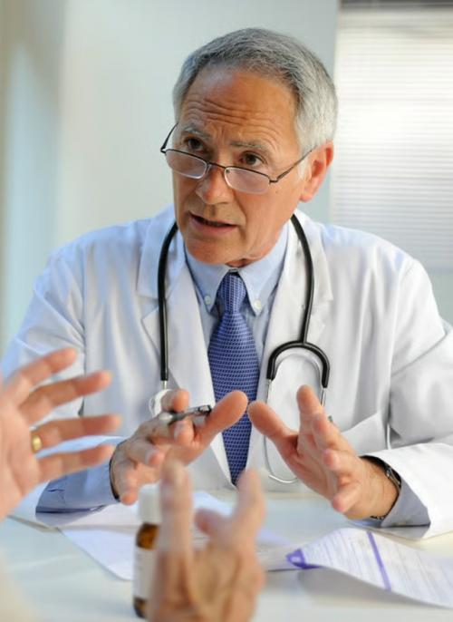 Психотерапевт из Англии оказался в центре скандала из-за методов Лечения своих пациенток. 01