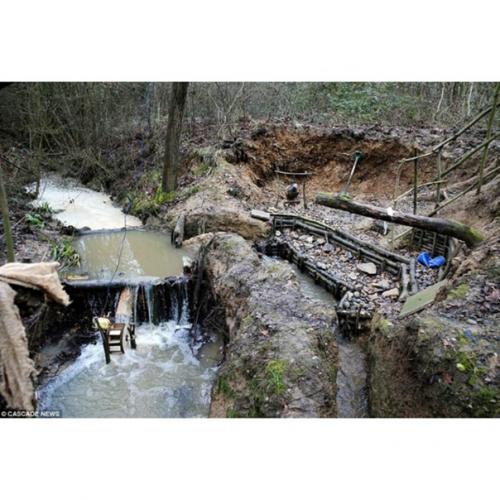 Молодой парень.  Нет чтоб работу найти, жизнь устроить. 02