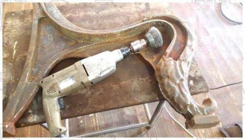 Супер!  В том случае, если не увезут, то затопчут, сломают, разбомбят. 03