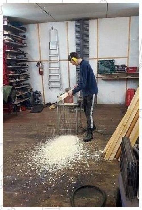 Супер!  В том случае, если не увезут, то затопчут, сломают, разбомбят. 02