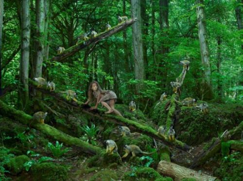 Основано на реальных событиях: серия фотографий, в которой воссозданы истории про одичалых детей. 07