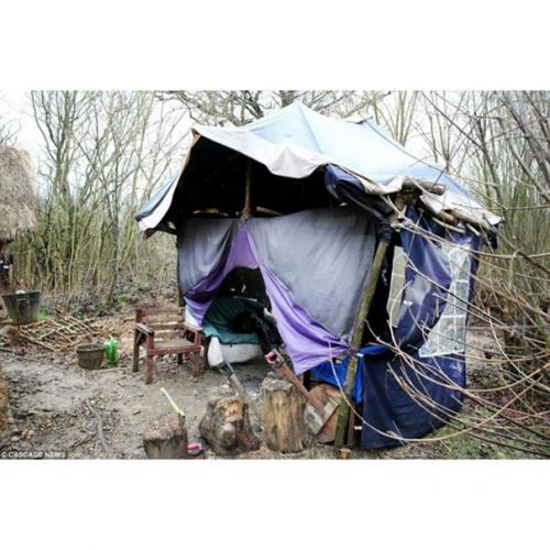 Молодой парень.  Нет чтоб работу найти, жизнь устроить. 07