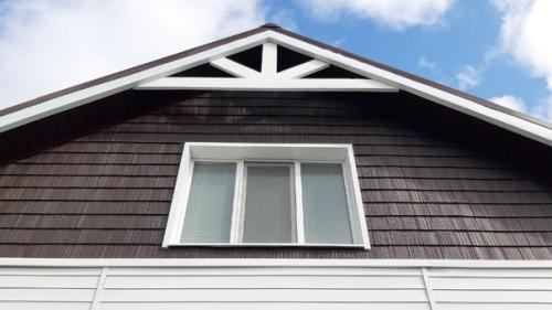 Подписчик поделился своей работой по облицовке фасада дома: 01