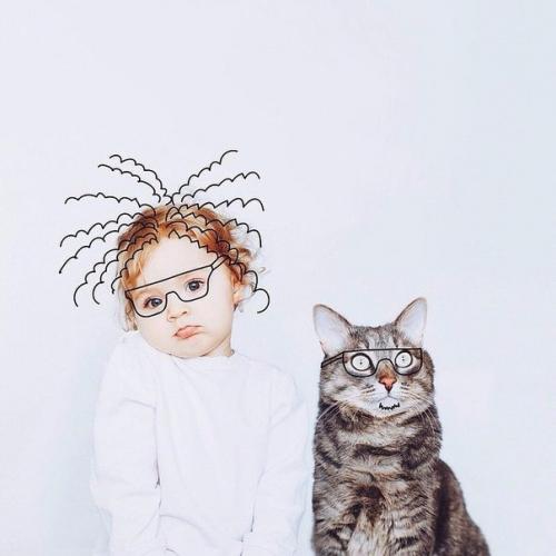 Милая девочка и серьезный кот в забавном фотопроекте. 03