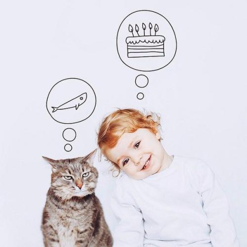 Милая девочка и серьезный кот в забавном фотопроекте. 02