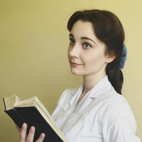 17-Летняя девушка правдоподобно воплощается в самые разные образы. 08 17-Летняя девушка правдоподобно воплощается в самые разные образы. 08