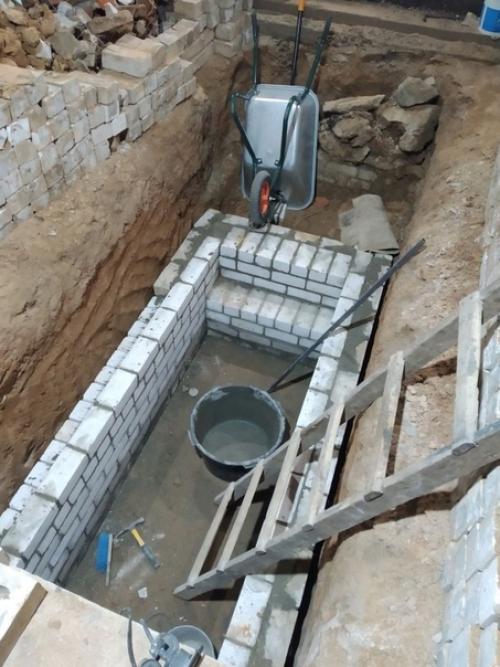 Смотровая яма в гараже своими руками. 02