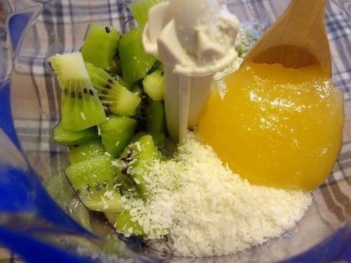 Домашние Рафаэлло с киви и орехами домашние. 03 Домашние Рафаэлло с киви и орехами домашние. 03