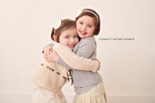 Итак, на картинке выше показаны две фотографии, использованные для фотомонтажа. 08