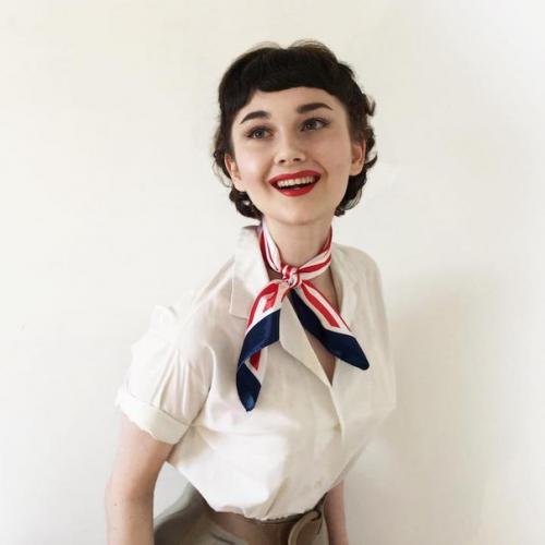 17-Летняя девушка правдоподобно воплощается в самые разные образы. 06 17-Летняя девушка правдоподобно воплощается в самые разные образы. 06