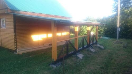 Всем привет!  Сам навес к сараю в деревне для машины сделал. 03