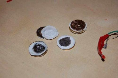 Как сделать батарейку из монет. 04 Как сделать батарейку из монет. 04
