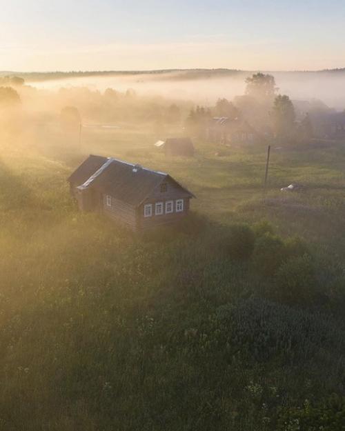 Утренние туманы над деревней. 08