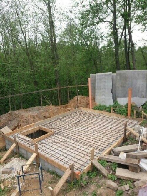 А мы тоже сделали себе погреб на дачу своими руками. 05