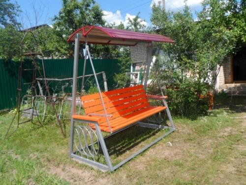 Строго не судите, первый опыт, сделал своими руками садовые качели. 08
