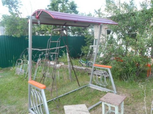 Строго не судите, первый опыт, сделал своими руками садовые качели. 06