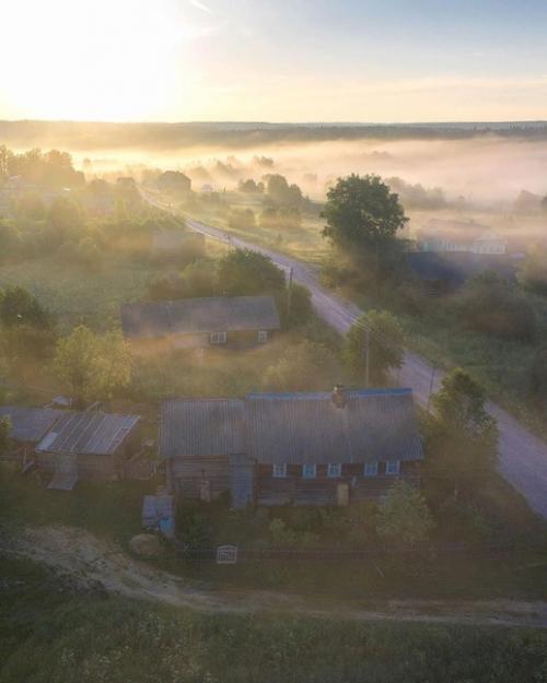 Утренние туманы над деревней. 02