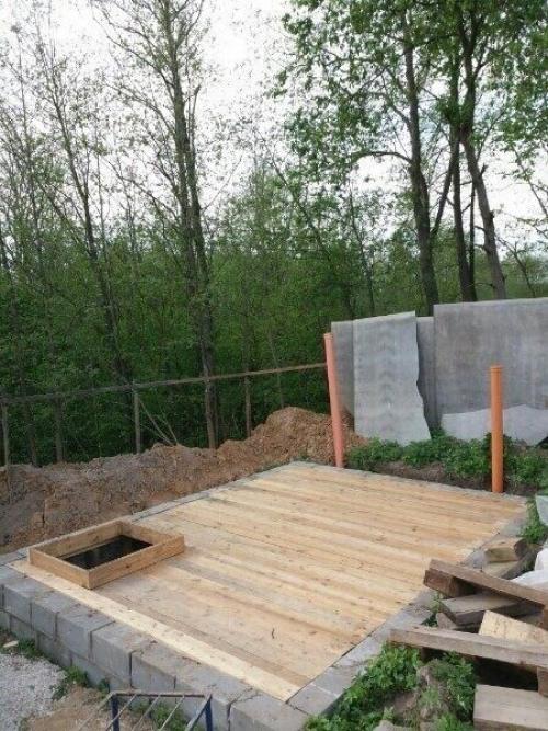 А мы тоже сделали себе погреб на дачу своими руками. 04