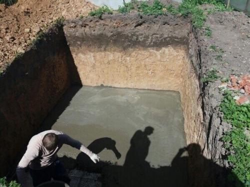 А мы тоже сделали себе погреб на дачу своими руками. 01