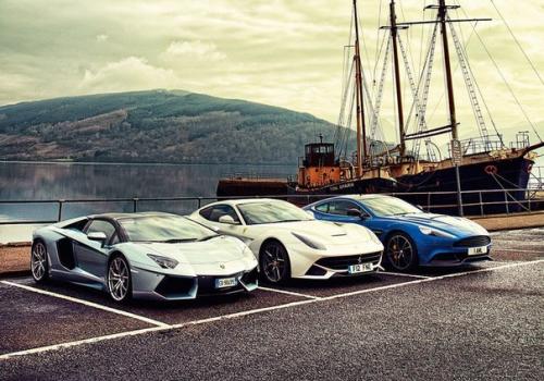 Vanquish vs F12 vs Aventador. 02