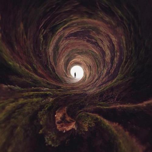 Фотограф Nate Hill создает круговые снимки, в центре которых непременно находится человек. 01