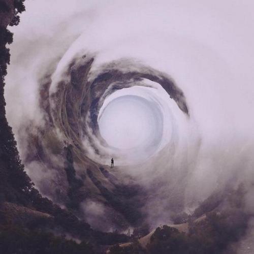 Фотограф Nate Hill создает круговые снимки, в центре которых непременно находится человек. 05