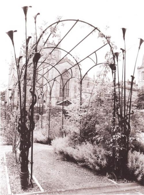 Чем же отличается пергола от беседки? 03