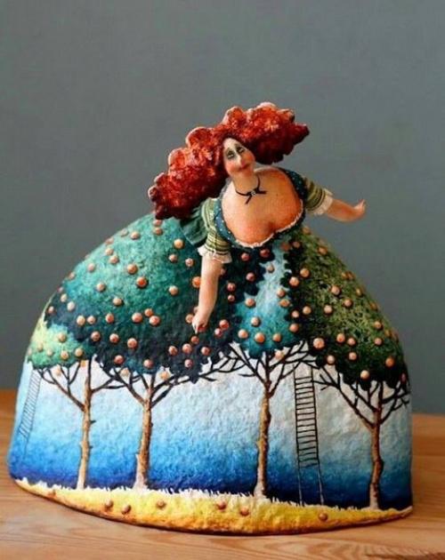 Весьма колоритные дамы и скрипач. 03