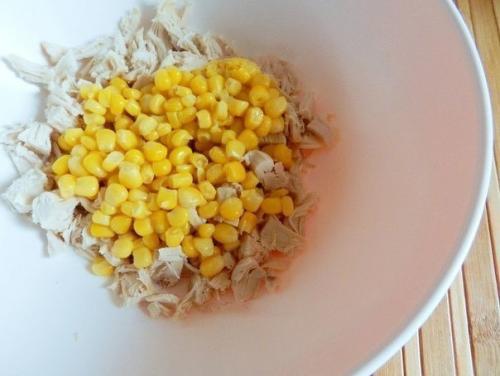 Салат с курицей и ананасом. 03