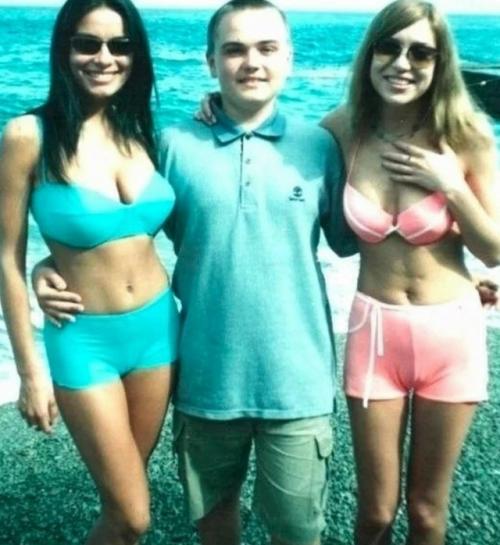 Первый состав поп-группы ВИА гра включал в себя следующих участниц: 

