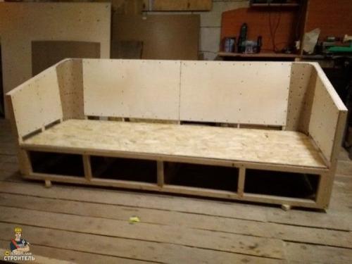 Не судите строго, решил сделать домой диван. 01