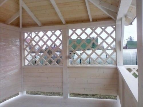 Построил беседку с террасой. 02